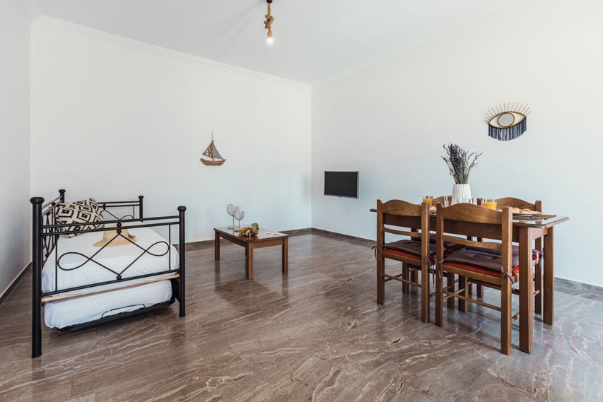 Naxian Asset Agios Arsenios - Dinning table and sofa-bed