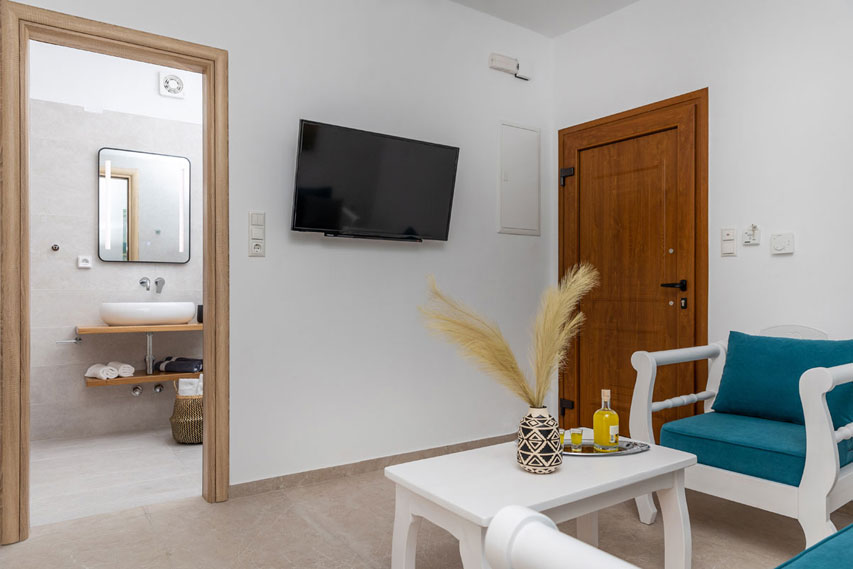 Naxian Asset Chora - Sitting room with large sofa