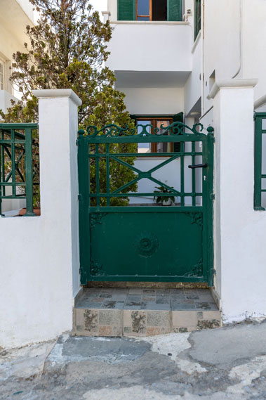 Naxian Asset Chora - The entrance